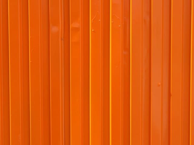 orange 1542422 640 How are sea containers manufactured?