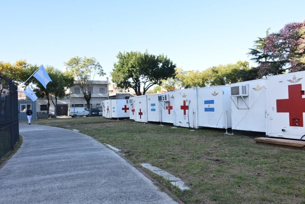 hospital militar reubicable de la fuerza aerea Argentina 25 Different Uses of Shipping Containers